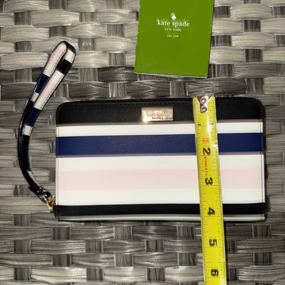 NWOT Kate Spade Striped Zip Around Wristlet Wallet – Navy, Pink, White, Black - Picture 4 of 7